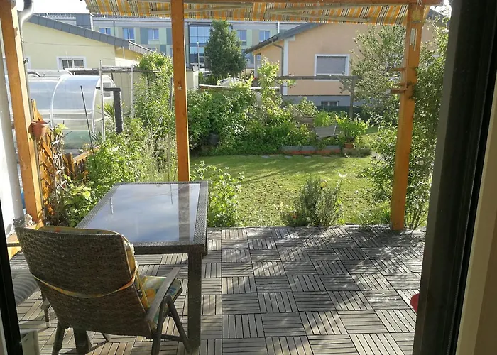 Doppelhaushaelfte Mit Garten