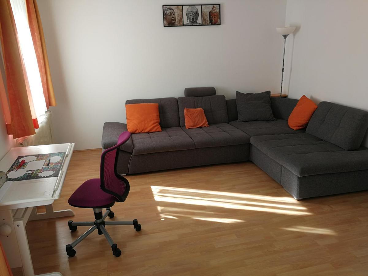 Doppelhaushaelfte Mit Garten Appartamento Linz